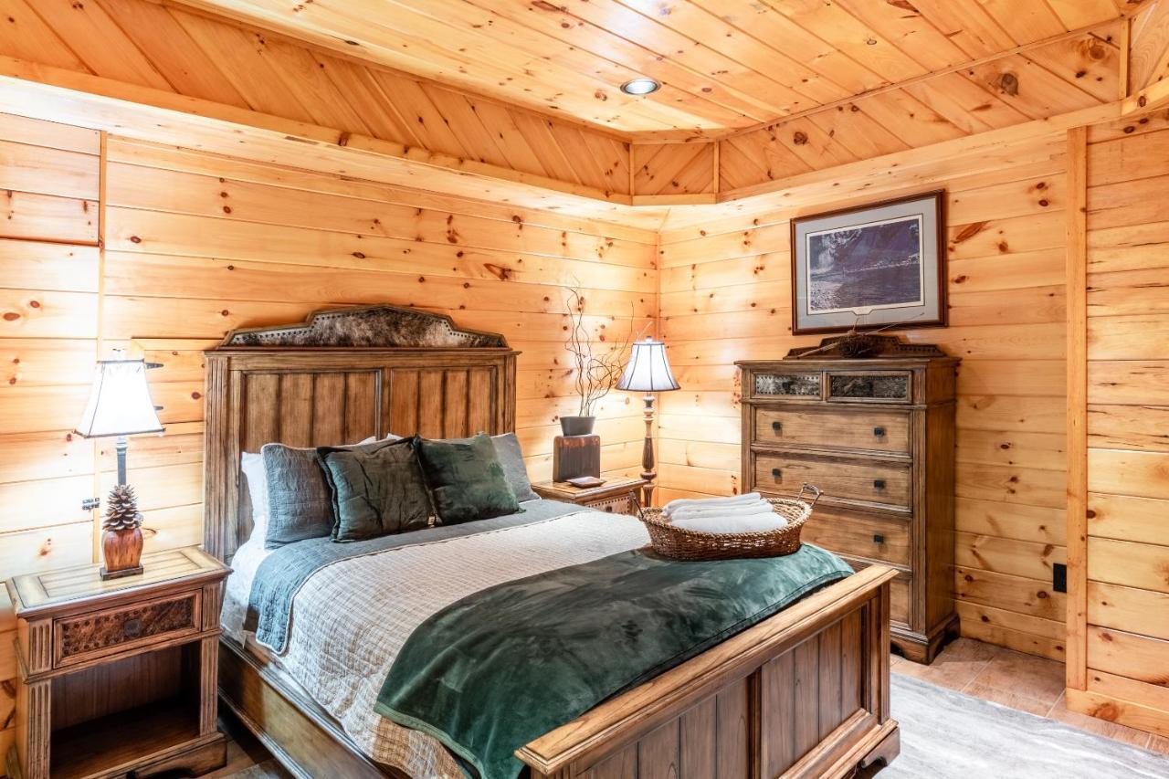 Iron Mountain Lodge - Beautiful Cabin With Forest & Mountain Views! Butler Bagian luar foto