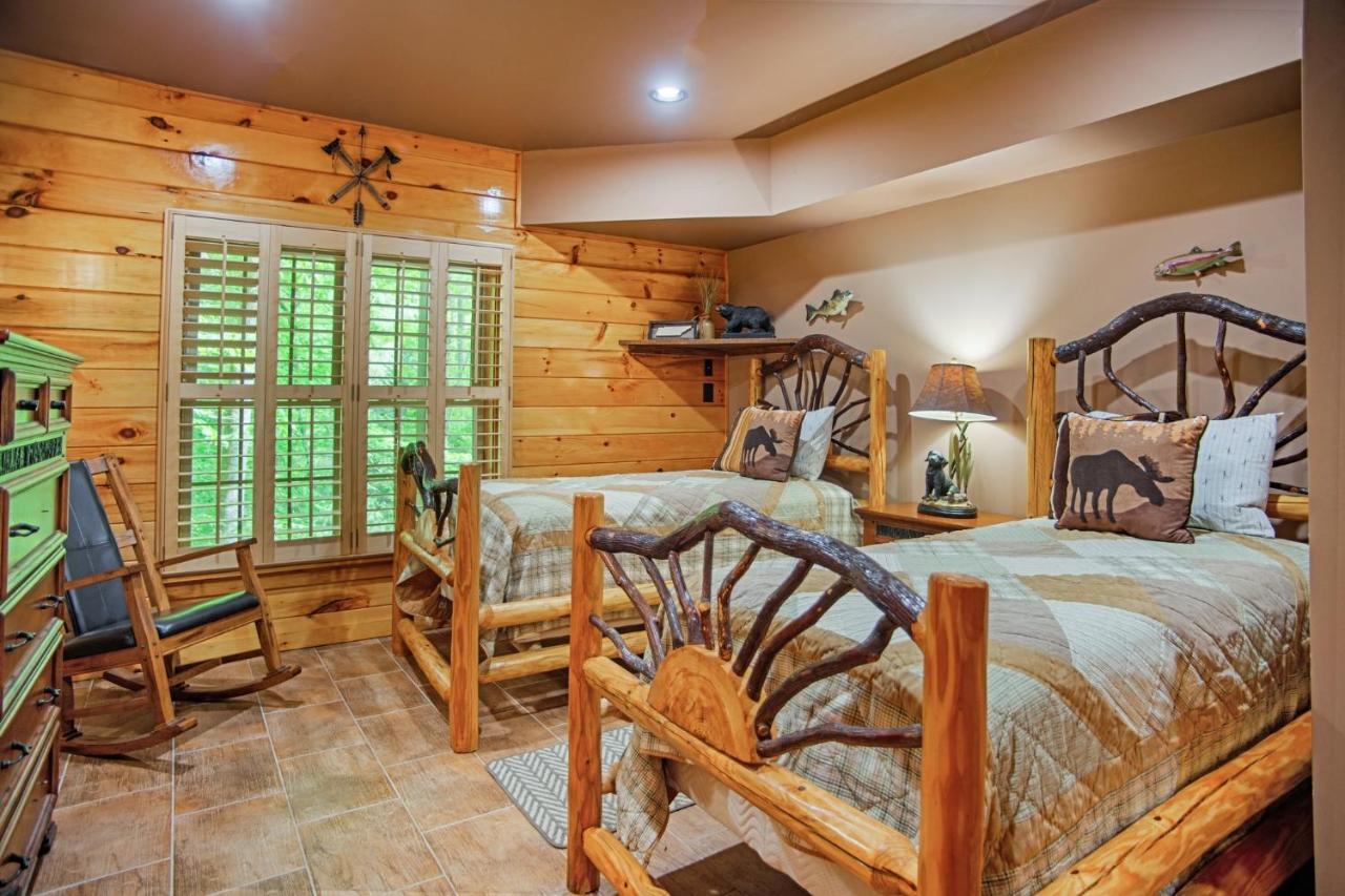 Iron Mountain Lodge - Beautiful Cabin With Forest & Mountain Views! Butler Bagian luar foto