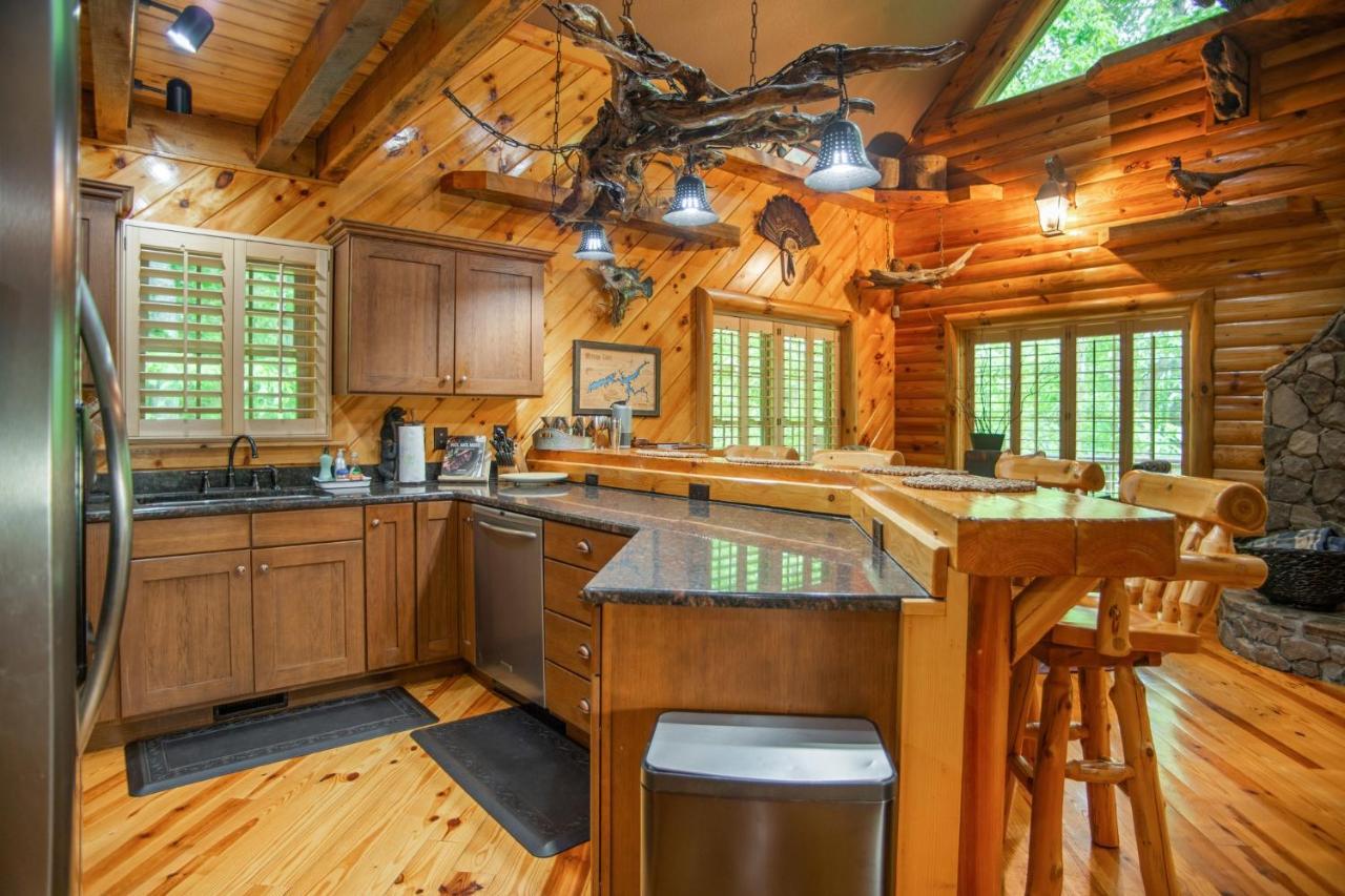 Iron Mountain Lodge - Beautiful Cabin With Forest & Mountain Views! Butler Bagian luar foto
