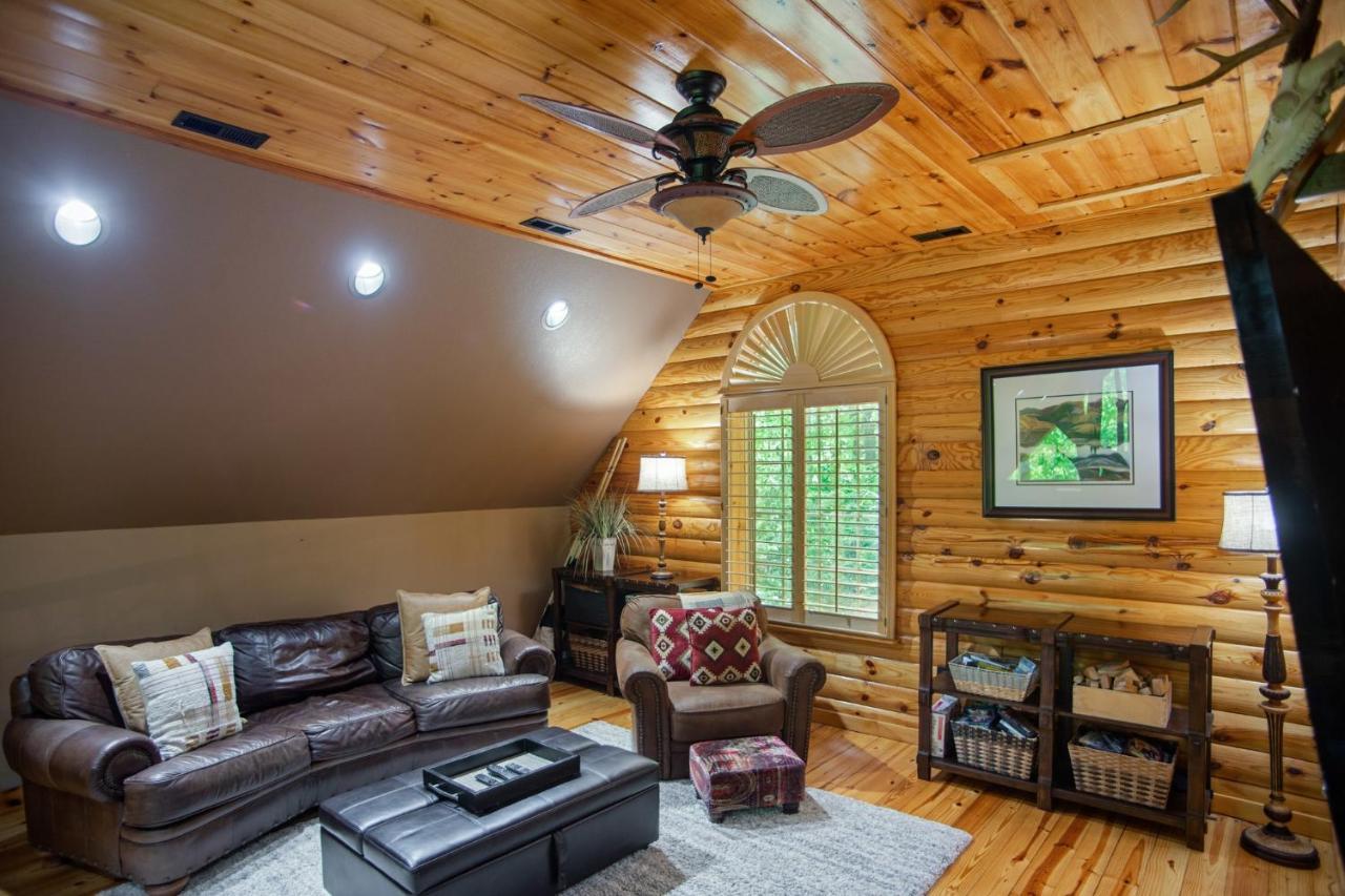Iron Mountain Lodge - Beautiful Cabin With Forest & Mountain Views! Butler Bagian luar foto